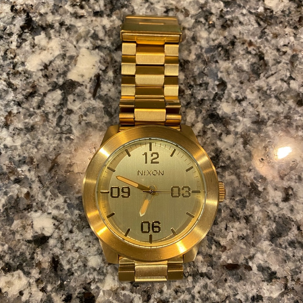 Gold nixon corporal